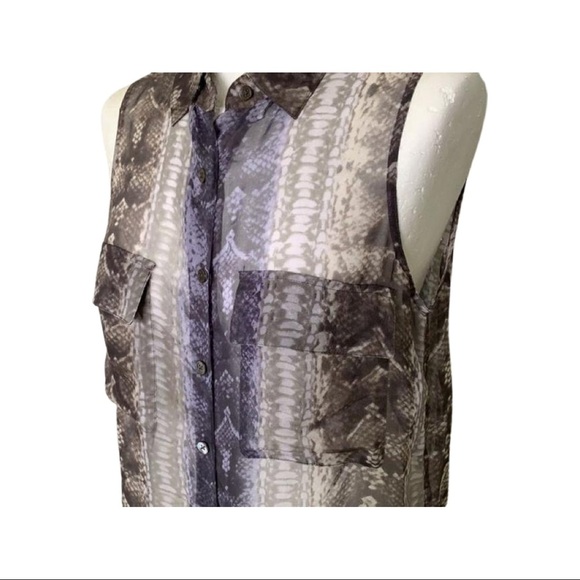 Equipment
Blue Gray Silk Snake Print Blouse (S) - Picture 4 of 6